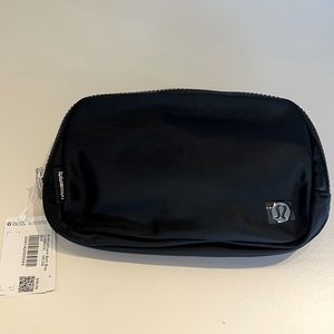 Lululemon Everywhere Belt Bag Brand New w/ tags. Black